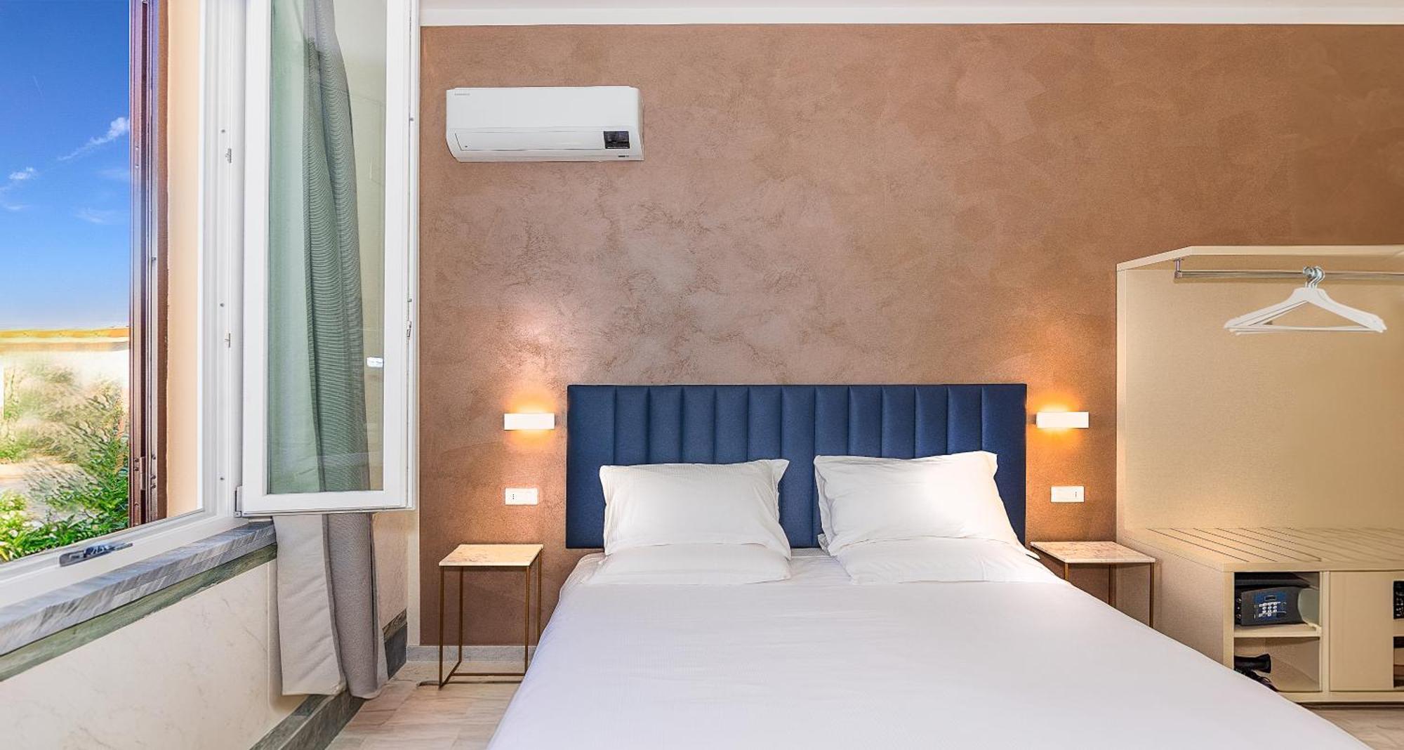 Hotel Eura マリーナ・ディ・マッサ エクステリア 写真
